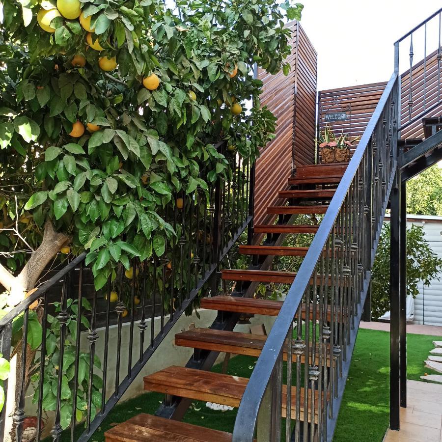 Orlinka Hotel Tirat Yehuda Exterior foto